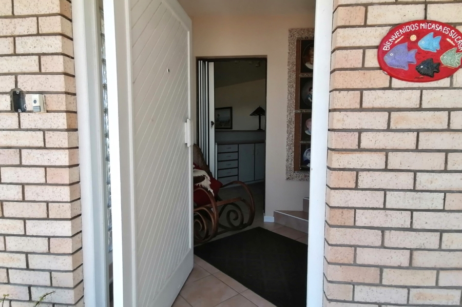 2 Bedroom Property for Sale in Stilbaai Wes Western Cape